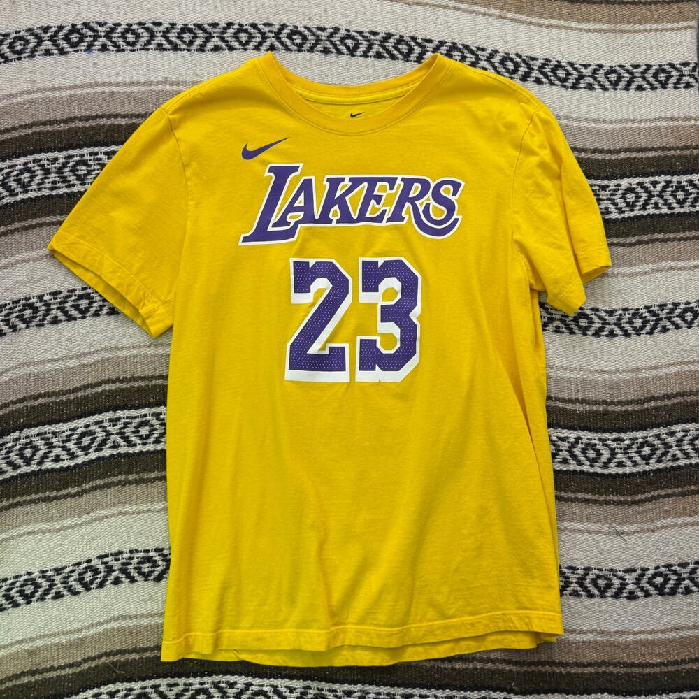 Men's The Nike Tee Lebron James Los Angeles Lakers Yellow Jersey Shirt Sz Medium